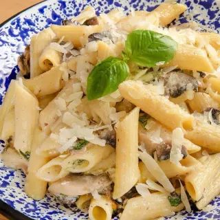 Kremalı Parmesan Mantar Makarna